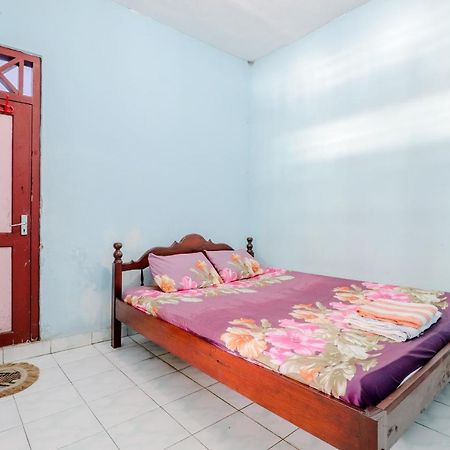 Losmen Parikesit Bantul Exterior photo