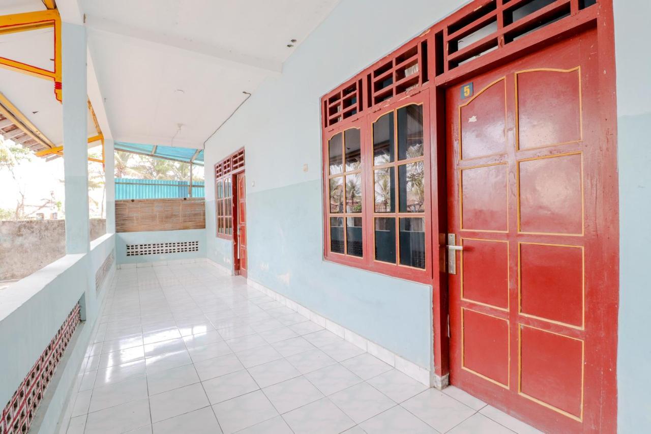 Losmen Parikesit Bantul Exterior photo